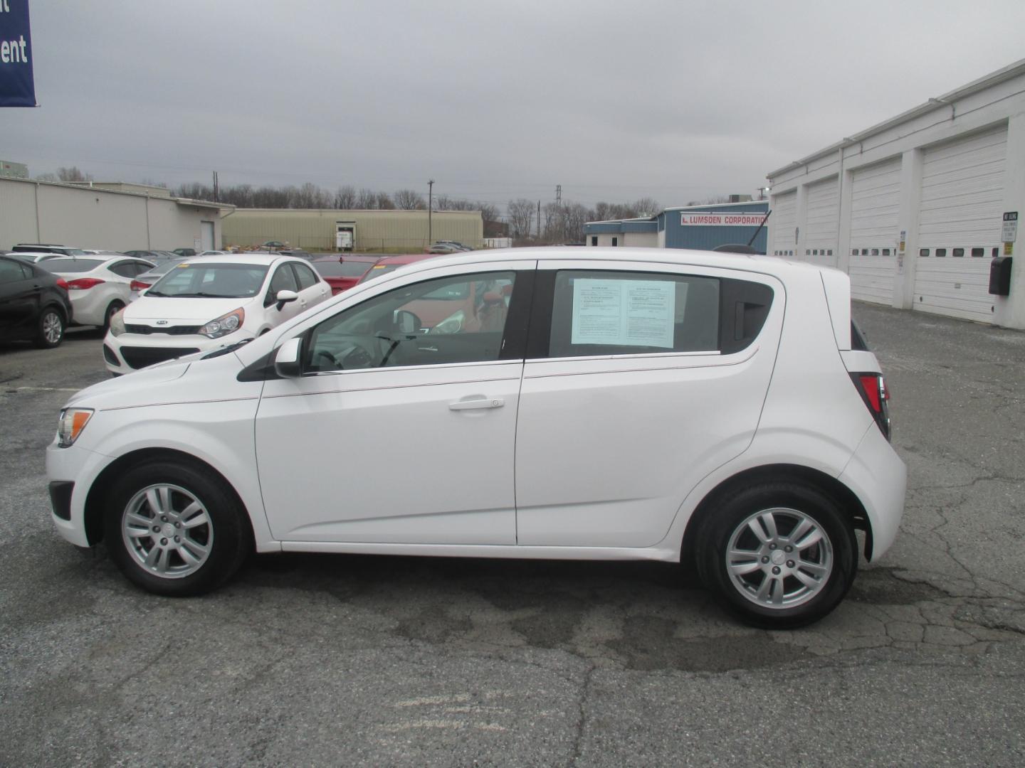 2015 WHITE Chevrolet Sonic LT Auto 5-Door (1G1JC6SH7F4) with an 1.8L L4 DOHC 24V engine, 6-Speed Automatic transmission, located at 1254 Manheim Pike, Lancaster, PA, 17601, (717) 393-9133, 40.062870, -76.323273 - Photo#6